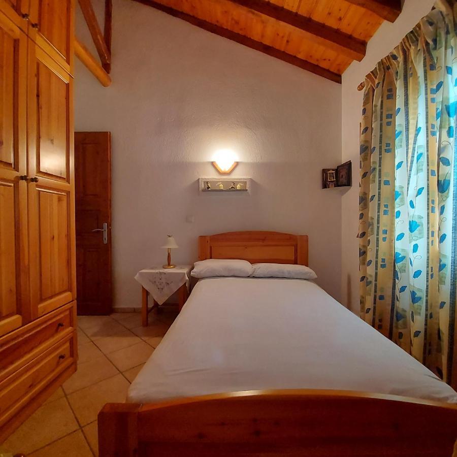 Villa Amfithea Moni Evaggelistrias 外观 照片