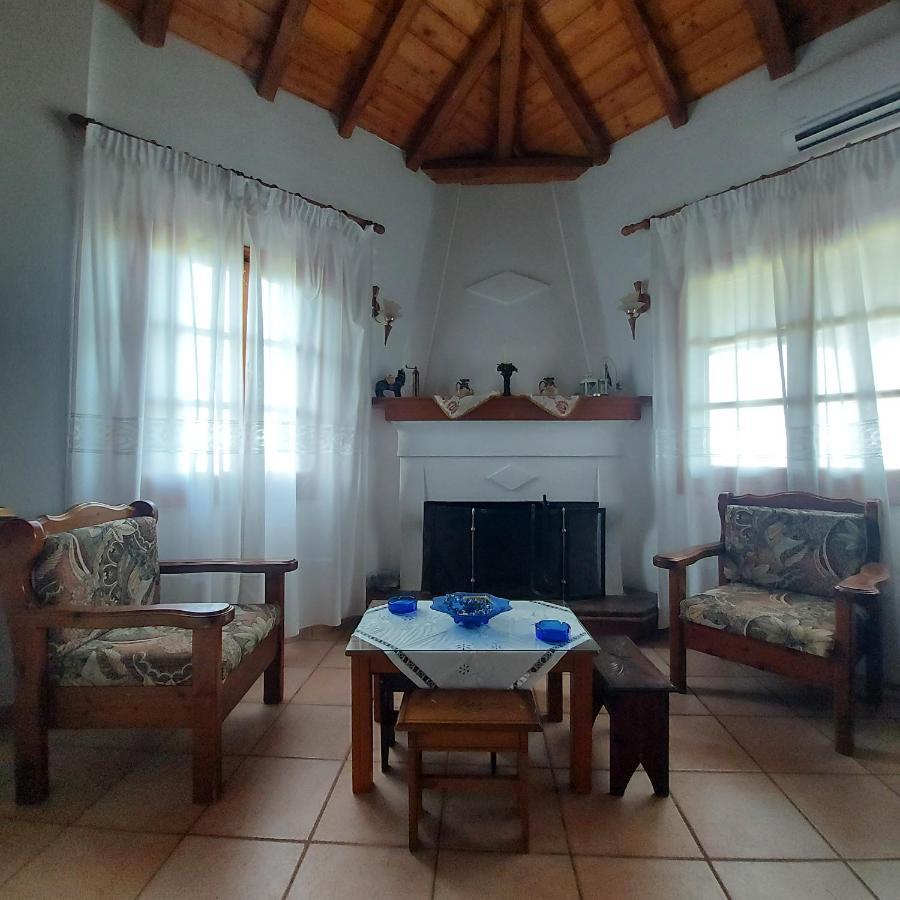 Villa Amfithea Moni Evaggelistrias 外观 照片