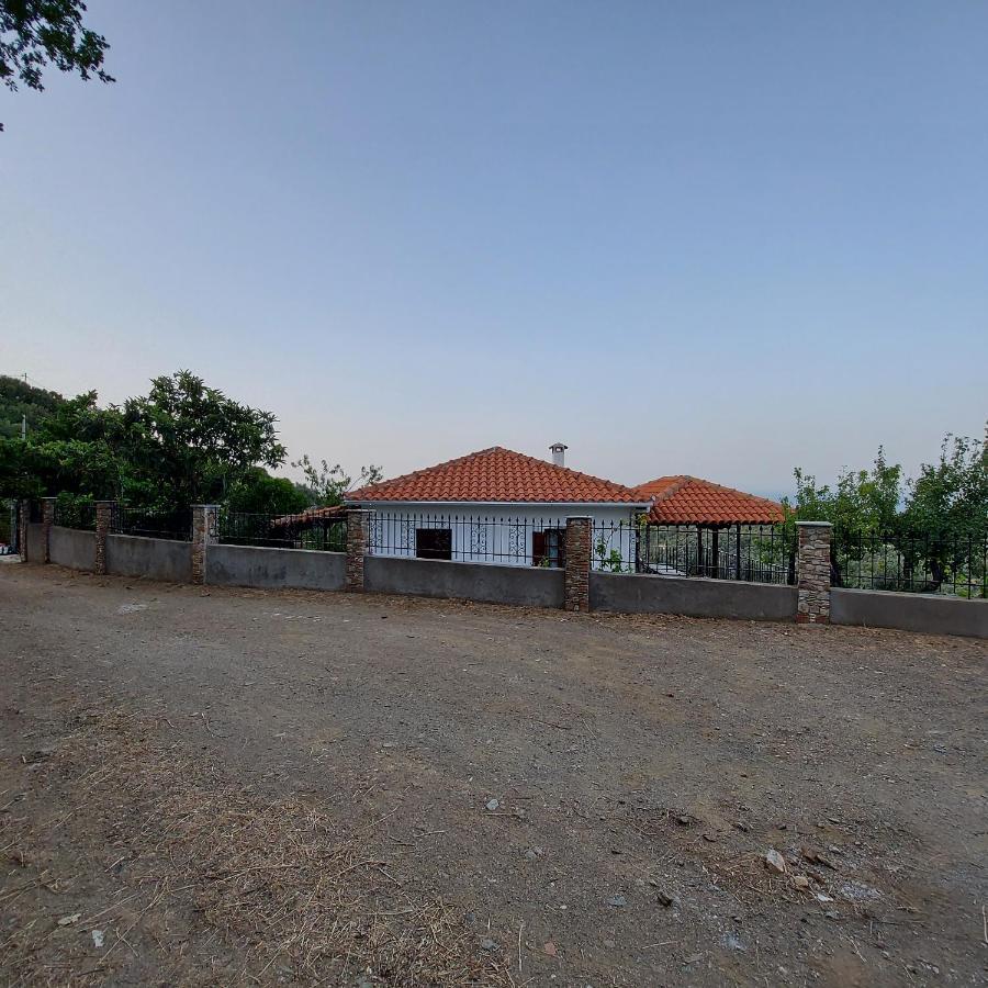 Villa Amfithea Moni Evaggelistrias 外观 照片